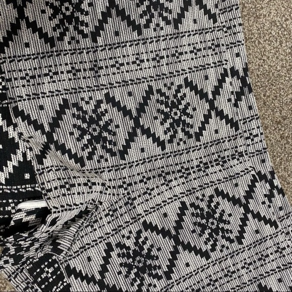 Who What Wear Plus Size High-Waisted Shorts - Picture 4 of 6